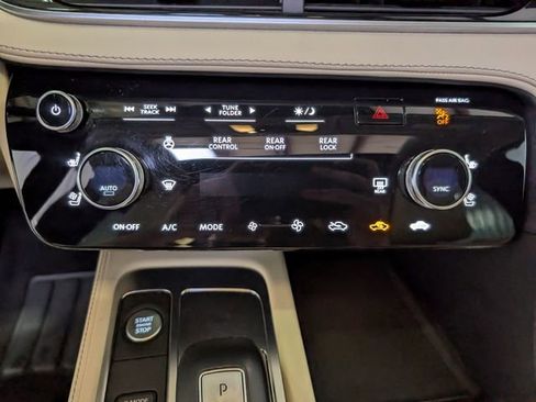 Used 2023 INFINITI QX60 Sensory w/ Vision Package AWD/4WD image 24