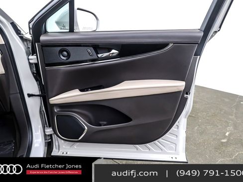 Used 2023 Lincoln Nautilus Reserve w/ Equipment Group 201A image 25