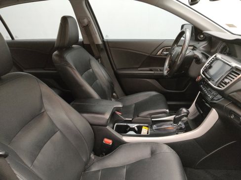 Used 2016 Honda Accord Touring image 21