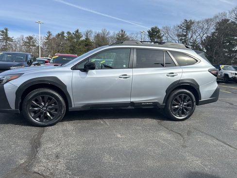 Used 2025 Subaru Outback Onyx Edition image 4