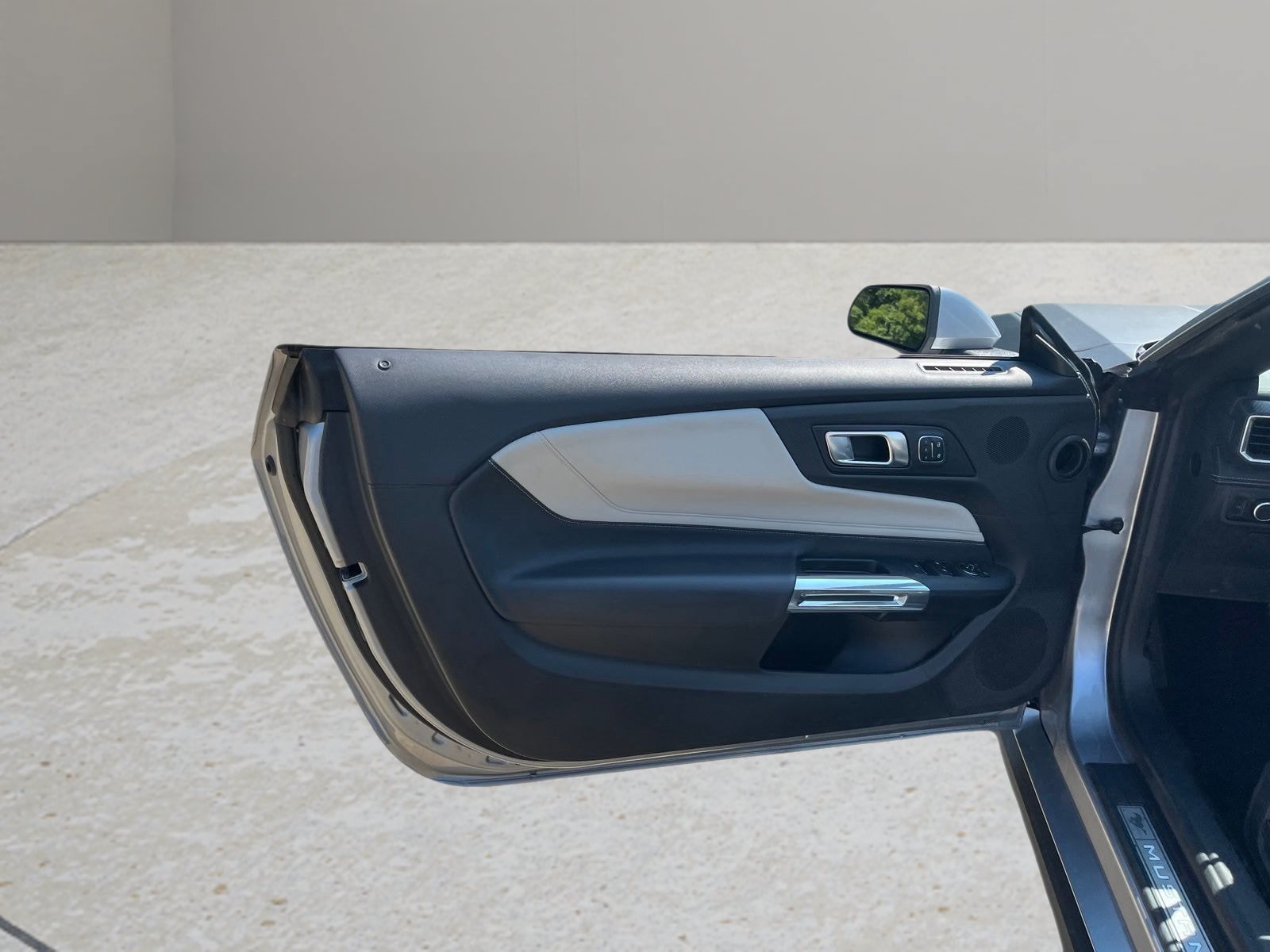 Used 2025 Ford Mustang GT Premium RWD image 10