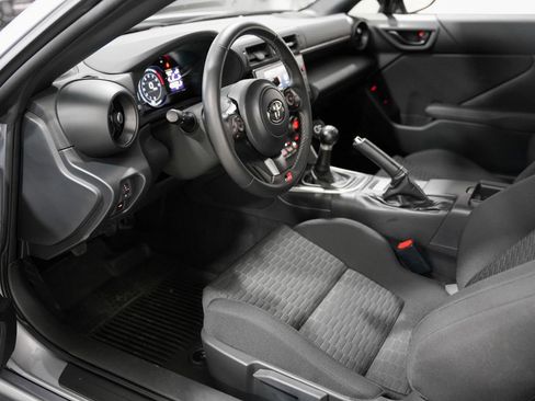 Used 2022 Toyota GR86 w/ ALL Weather Mat Package (TMS) RWD image 9