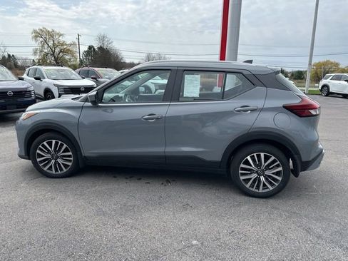 Certified 2022 Nissan Kicks SV FWD image 4
