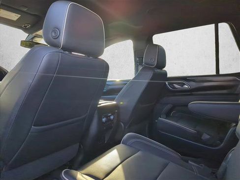 Used 2021 GMC Yukon SLT w/ SLT Luxury Package image 18