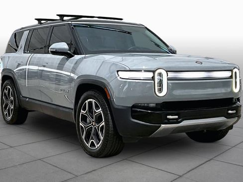 Used 2025 Rivian R1S Adventure AWD/4WD image 2