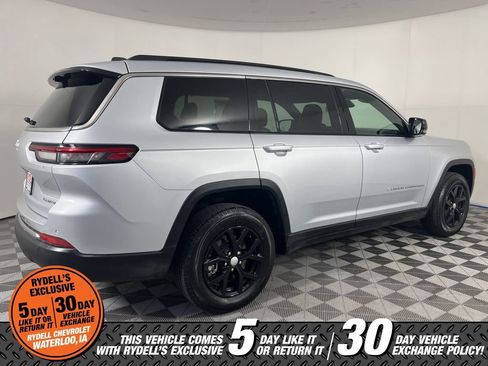 Used 2024 Jeep Grand Cherokee L Limited w/ Luxury Tech Group II AWD/4WD image 3