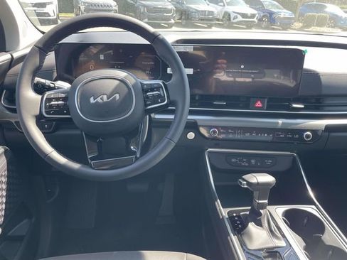 New 2026 Kia Carnival SX FWD image 22