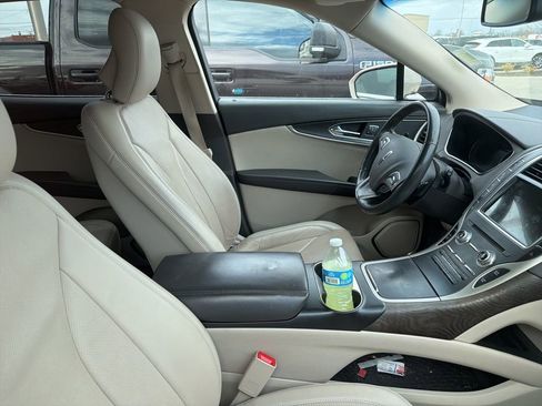 Used 2017 Lincoln MKX Reserve w/ Driver Assistance Package image 14