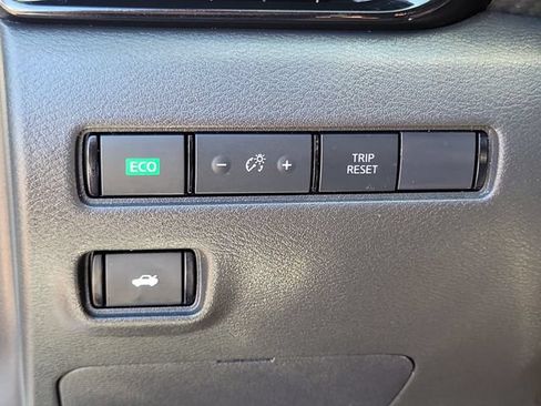 Used 2024 Nissan Sentra SV FWD image 13