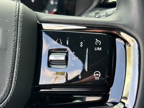 Certified 2026 Land Rover Range Rover Velar Dynamic SE AWD/4WD image 29