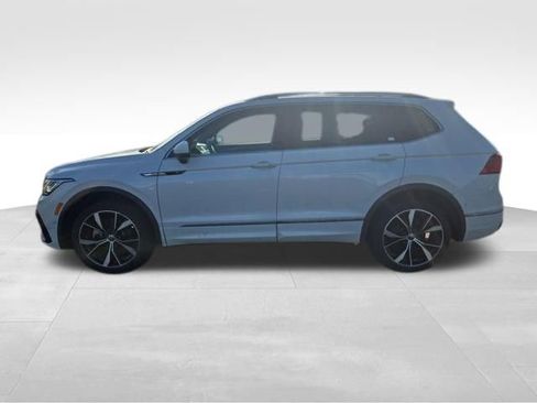 Used 2022 Volkswagen Tiguan SEL R-Line image 4