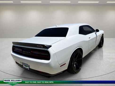 Used 2017 Dodge Challenger SRT Hellcat RWD image 4