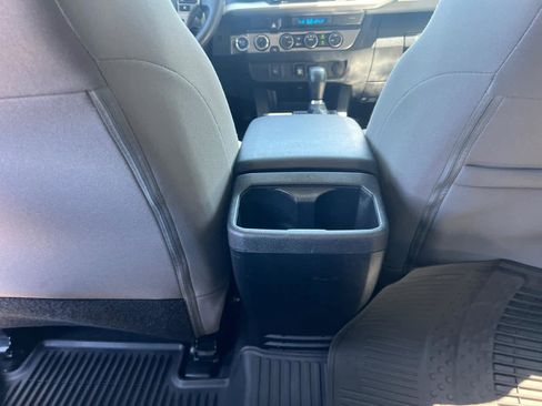 Used 2023 Toyota Tacoma SR5 AWD/4WD image 33