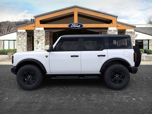 New 2026 Ford Bronco Badlands AWD/4WD image 3