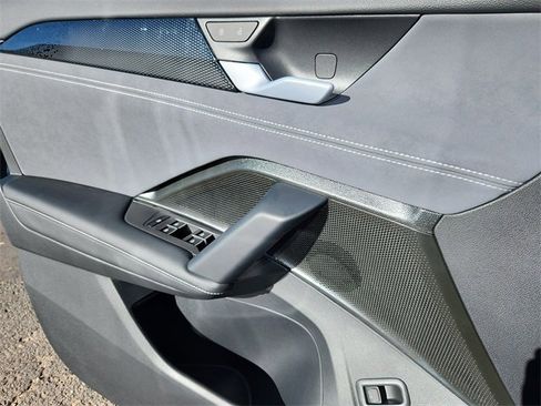 New 2026 Volkswagen Tiguan SE image 6