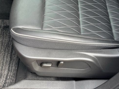 Used 2023 Buick Envision Avenir AWD/4WD image 15