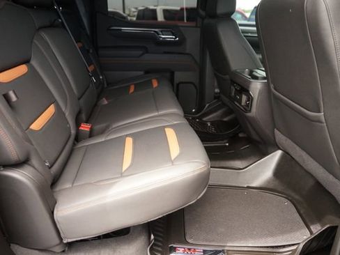 Used 2025 GMC Sierra 1500 AT4 w/ AT4 Premium Package AWD/4WD image 16