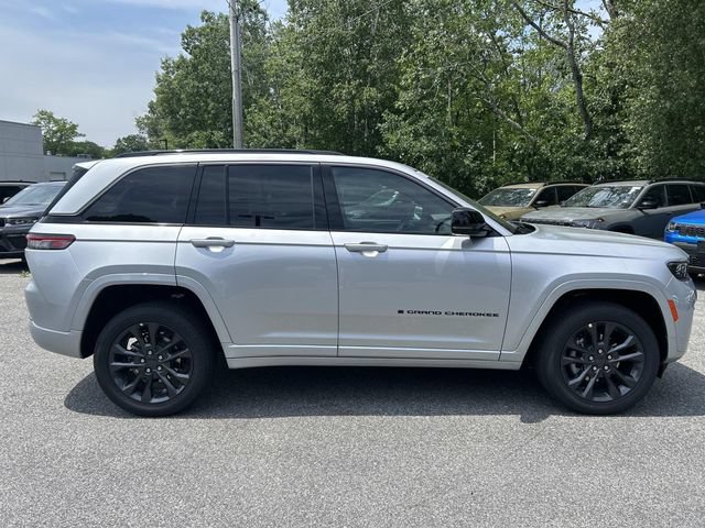 New 2026 Jeep Grand Cherokee Limited AWD/4WD image 2