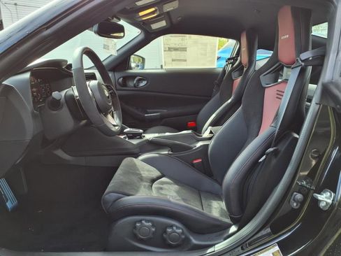 New 2025 Nissan Z NISMO w/ Floor Mat Package RWD image 12