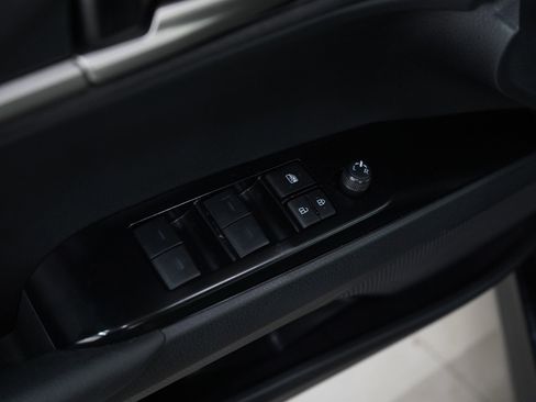 Used 2025 Toyota Camry LE w/ Convenience Package FWD image 18