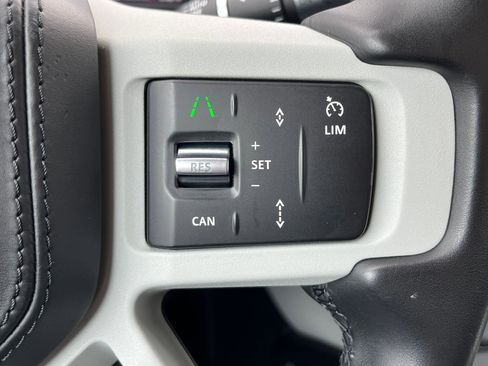 Used 2020 Land Rover Defender 110 SE image 17