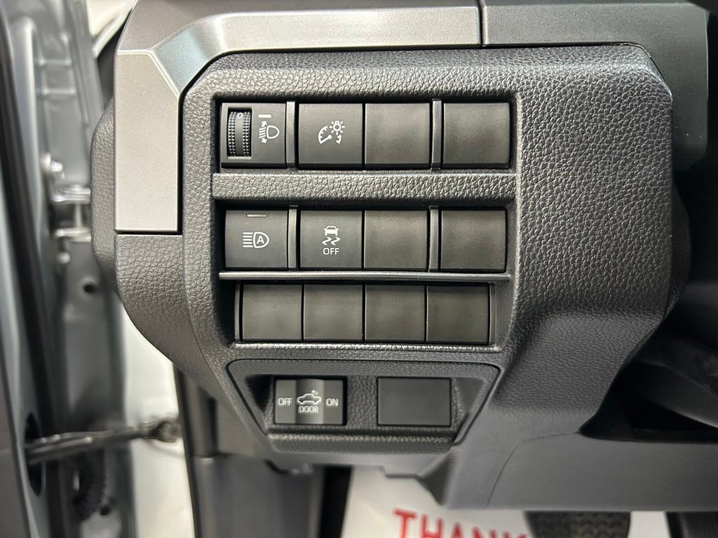Used 2024 Toyota Tacoma SR5 AWD/4WD image 20