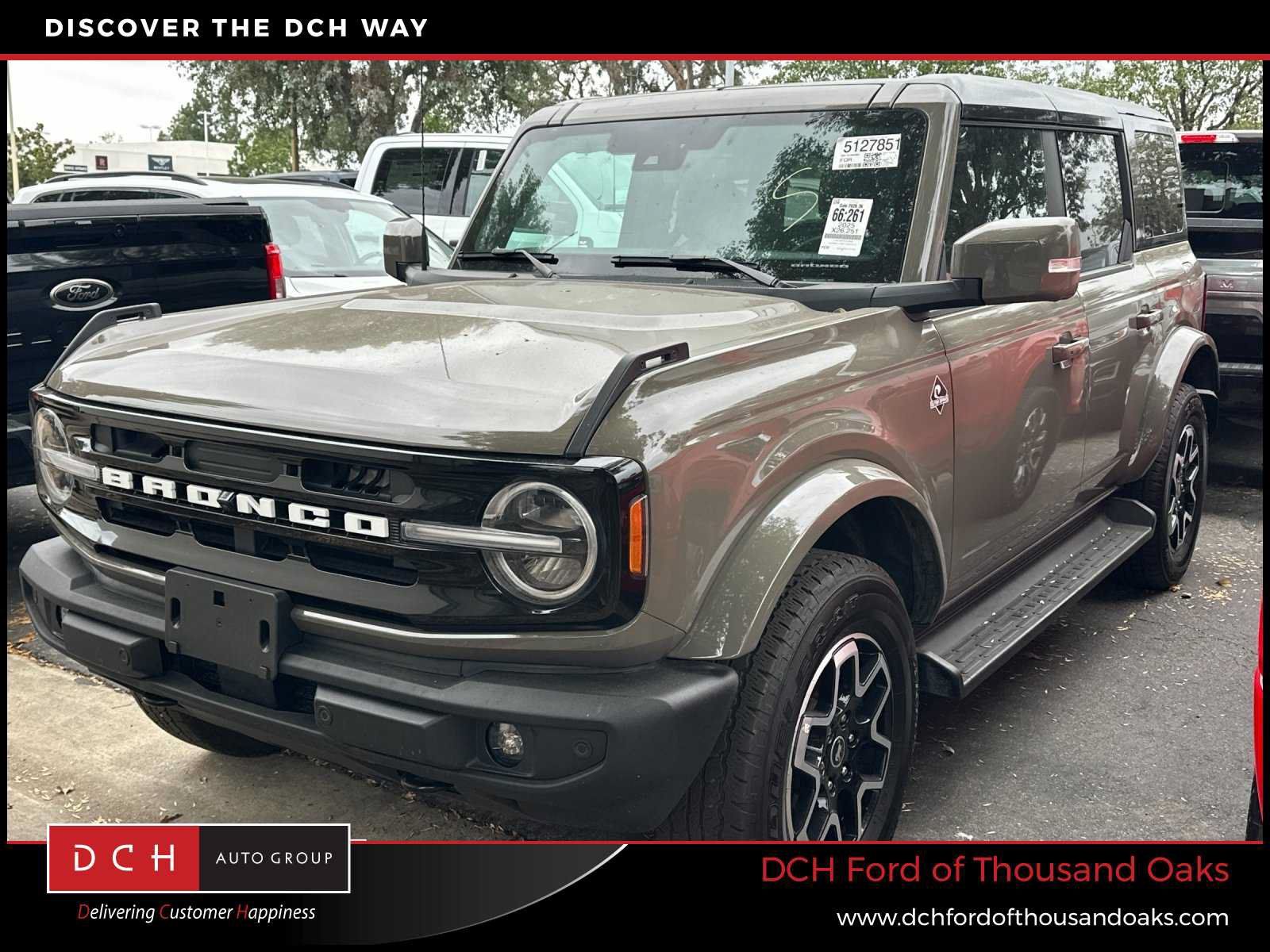 Used 2025 Ford Bronco Outer Banks AWD/4WD image 1
