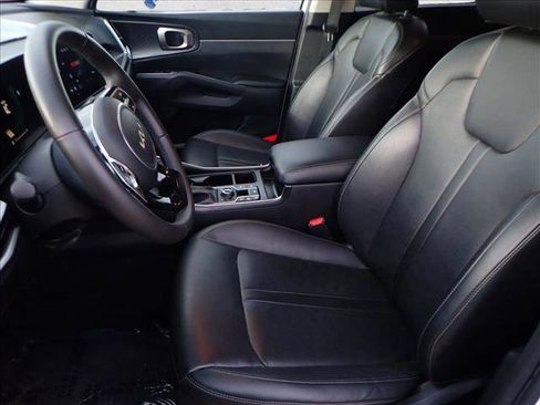 Used 2024 Kia Sorento S image 11