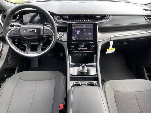 New 2026 Jeep Grand Cherokee Laredo AWD/4WD image 11