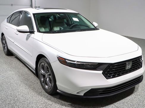 Used 2023 Honda Accord EX image 5