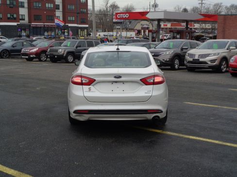 Used 2014 Ford Fusion SE w/ Equipment Group 202A image 13