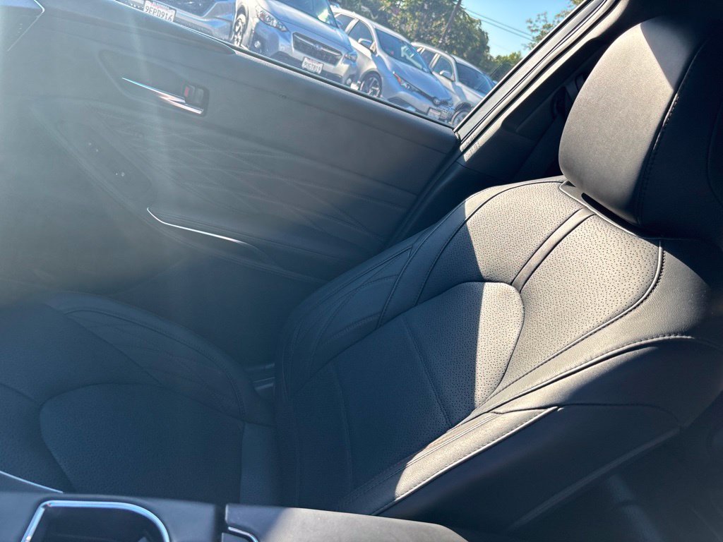 Used 2021 Toyota Avalon Limited w/ Advanced Safety Package FWD image 17