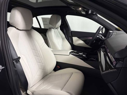 New 2026 BMW 540i xDrive w/ M Sport Package image 21