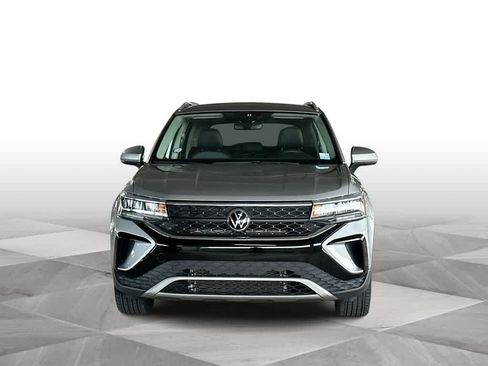 Certified 2023 Volkswagen Taos SE FWD image 3