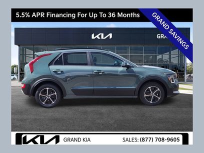 New 2025 Kia Niro EX