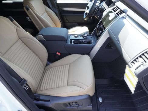 New 2026 Land Rover Discovery Dynamic SE AWD/4WD image 23