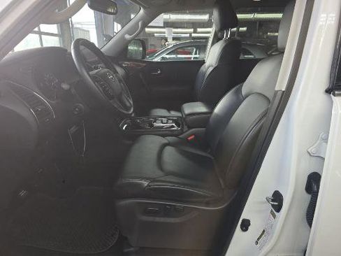 Used 2024 Nissan Armada SV image 6