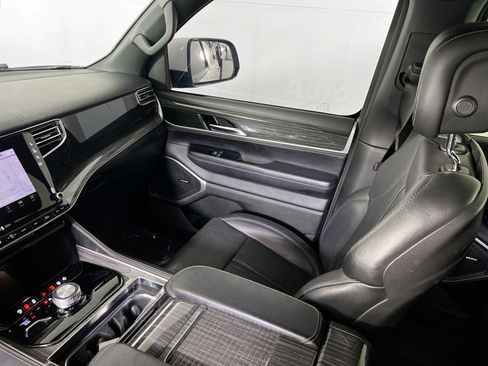 Used 2022 Jeep Wagoneer Series II AWD/4WD image 24