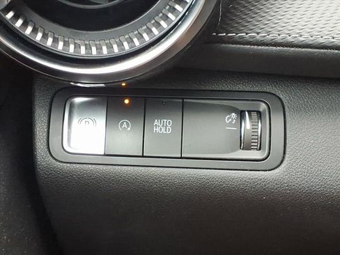 Used 2025 Chevrolet Equinox LT w/ Safety and Technology Package image 11