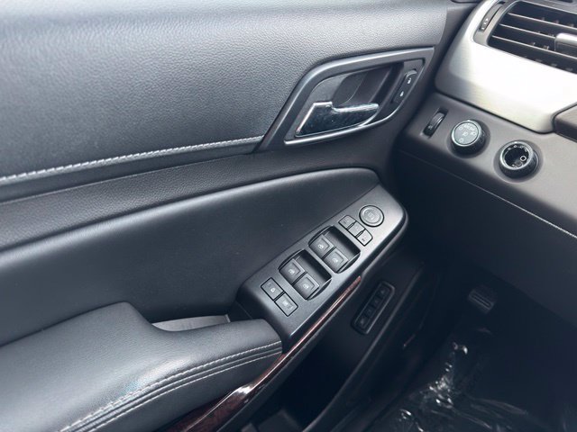 Used 2017 GMC Yukon SLT AWD/4WD image 32