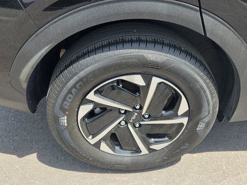 Used 2023 Kia Sportage LX AWD/4WD image 9