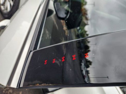 Used 2022 Lincoln Corsair AWD w/ Premium Package image 11