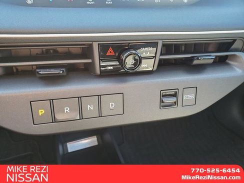 New 2026 Nissan Leaf Platinum+ w/ Cargo Package (Platinum+) FWD image 19