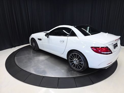Used 2019 Mercedes-Benz SLC 300 image 11