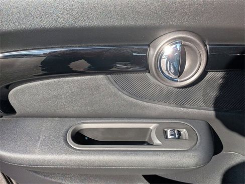 Used 2024 MINI Cooper Clubman S w/ Signature Upholstery Package image 27