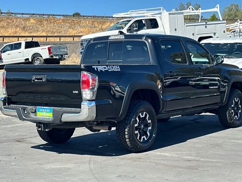 Used 2022 Toyota Tacoma TRD Off-Road image 4