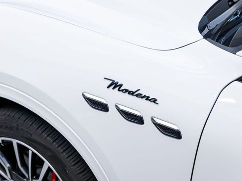 Certified 2023 Maserati Grecale Modena AWD/4WD image 39