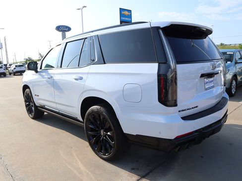 New 2026 Cadillac Escalade V w/ LPO, ONYX Package AWD/4WD image 28