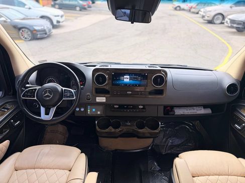 Used 2020 Mercedes-Benz Sprinter 3500 image 16