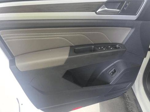Used 2023 Volkswagen Atlas SE w/ Panoramic Sunroof Package FWD image 21